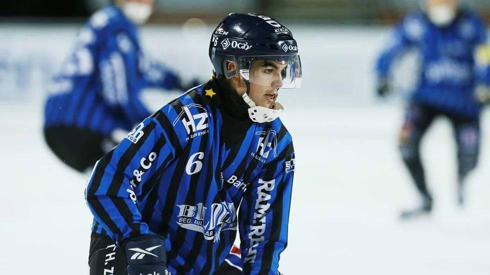 Tungt. Sirus Max Erikssson var besviken på försvarsspelet borta mot Västerås SK.