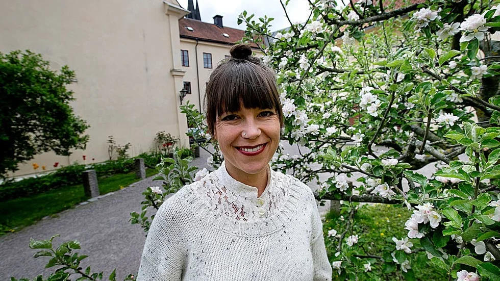Etikforskaren Elisabeth Hjorth utkommer med avhandlingen "Förtvivlade läsningar" vid Uppsala universitet.