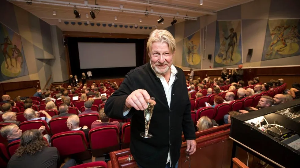 Rolf Lassgård på smygpremiären av "Jägarna" i Älvsbyn. Efter att avsnitten visats på C More har han anledning att fira ännu mer.