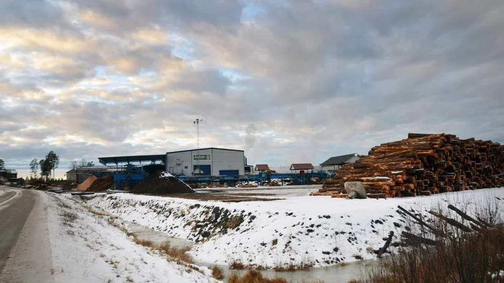 Jutos Timber är precis som Krekula och Lauri såg intresserade av att öka sina timmervolymer om det frigörs från Rolfs såg.