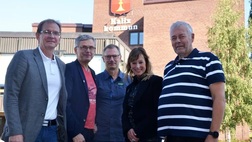 Jan Nilsson, Tommy Nilsson, Sven Nordlund, Katarina Burman och Stig Carlsson ser fram emot byggstarten.