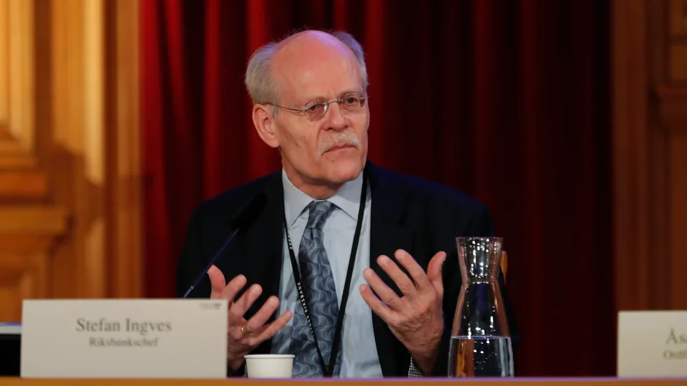 Riksbankschefen Stefan Ingves tar sats mot normalränta.