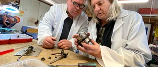 Trattgrammofondoktorer i vita rockar opererar onsdagar
