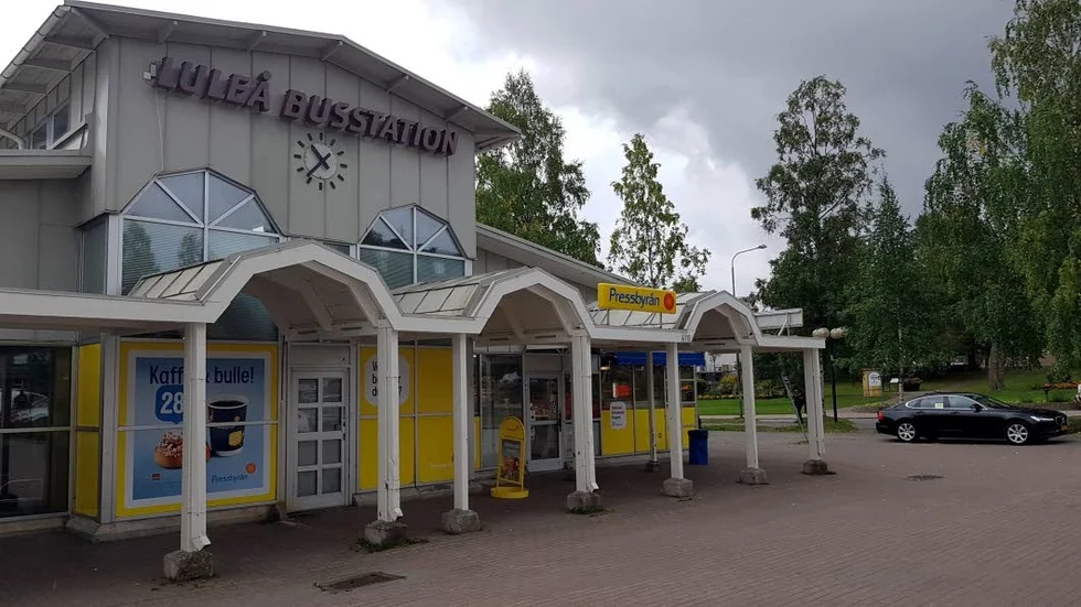 En berusad man omhändertogs av polis på Luleå busstation på fredagseftermiddagen. Bilden är tagen vid ett annat tillfälle. 