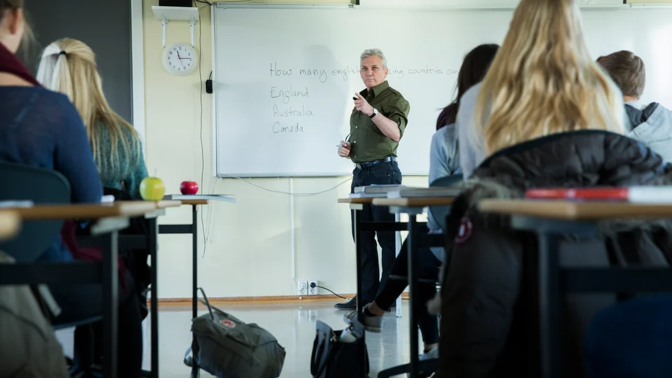 Skolan måste liksom lärarutbildningen fördjupa och öka etikinslagen, kanske tillskapa ett helt nytt ämne, föreslår insändarskribenten.