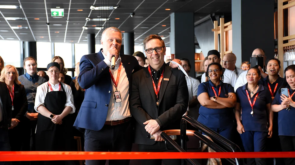 Peter Jangbratt, Scandics Sverigechef och Peter Salomonsson, hotelldirektör.  