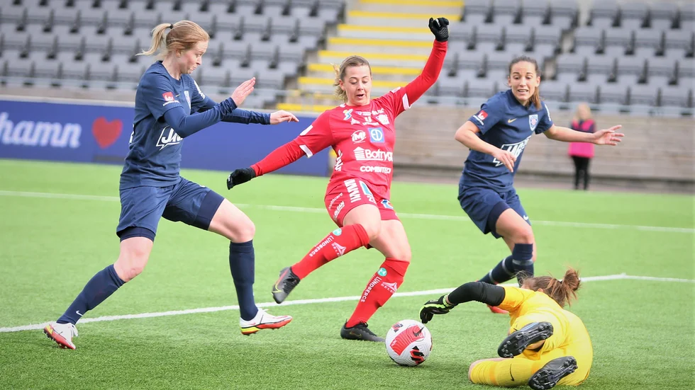 Cornelia Kapocs gjorde LFC:s första mål för dagen.