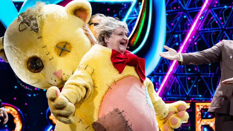 Skådespelaren Marianne Mörck dolde sig bakom den enögde nallen. Pressbild.