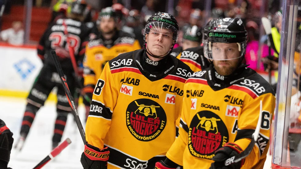 Joonas Rask och Linus Omark i Luleå föll mot Örebro.