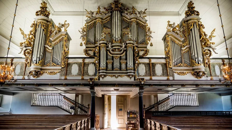 Cahmanorgeln i Lövstabruks kyrka är en klenod med anor tillbaka till det tdiga 1700-talet.