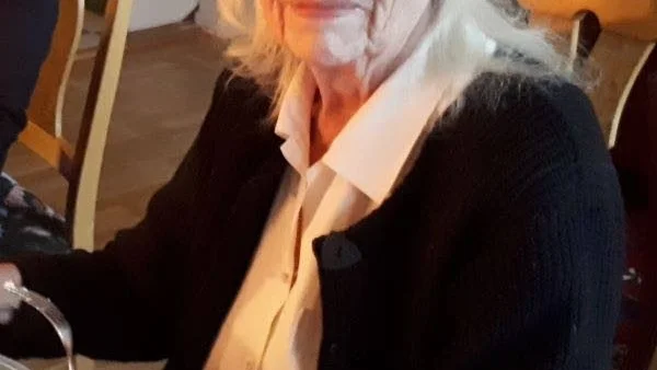 Detta är Elsa Hiekkanen. Hennes anhöriga har gett sitt medgivande till att Elsas bild publiceras.