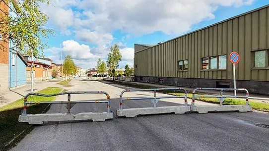 Stopp för biltrafik. Här är Hantverkaregatan avstängd tills vidare.