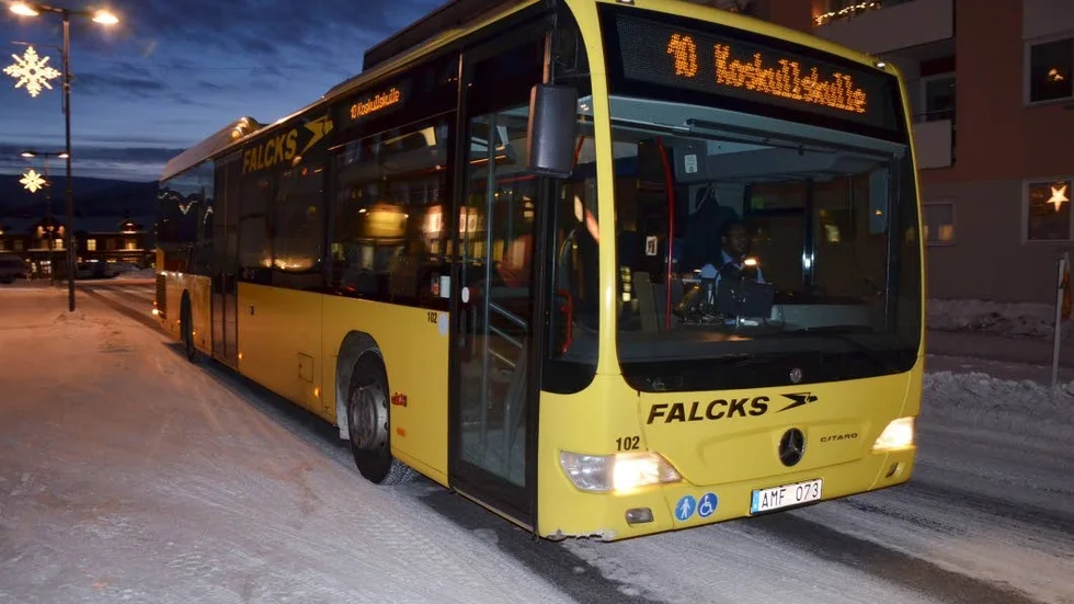 Det var på måndagskvällen som en busschaufför blev misshandlad när han sade åt en resenär.