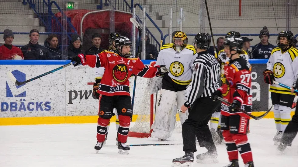 Två matcher och två segrar för Luleå Hockey/MSSK. Nu är seriesegern nära för Luleå.