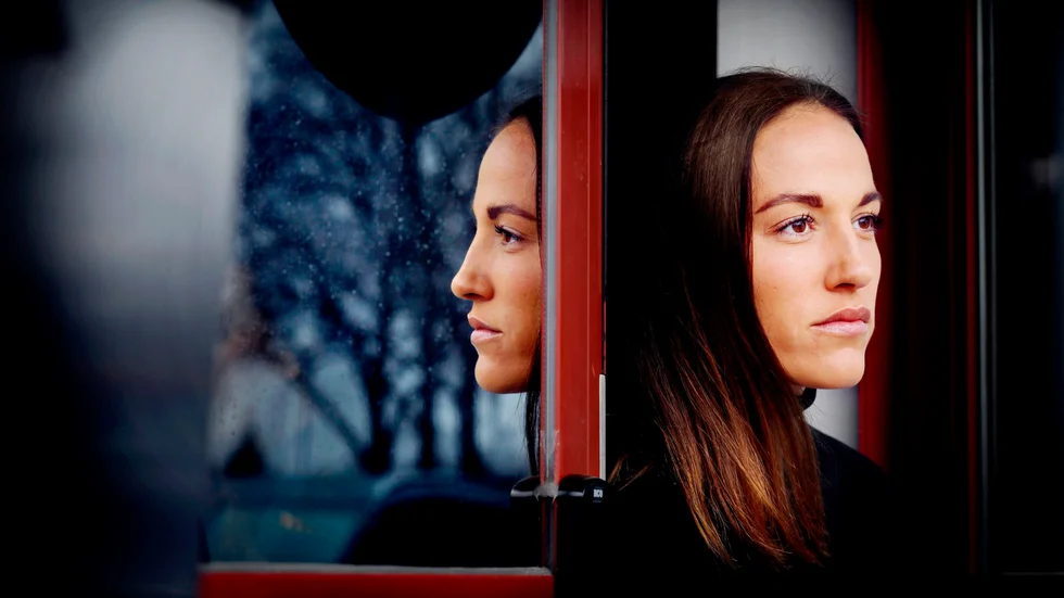 Anna Oscarsson fick kämpa för att få hjälp med sin psykiska ohälsa. Nu har hennes klubb Eskilstuna United inlett ett samarbete med Suicide Zero för att öka kunskapen. "Det känns fantastiskt".