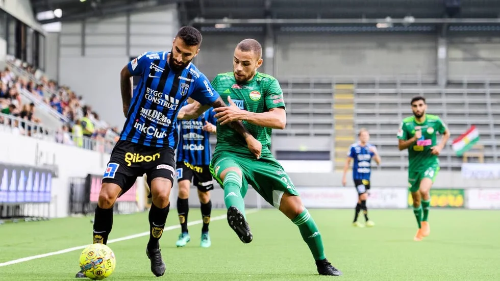 Charbel Georges har gjort sitt i blåsvart.
