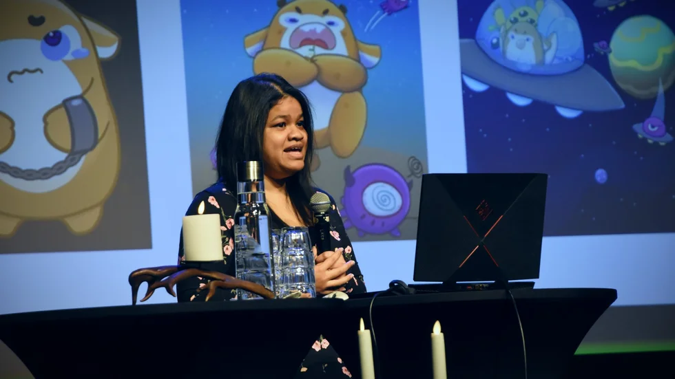 Maya Umar, producent på Bumi pitchade sitt mobilspel med fokus på miljöfrågor. 