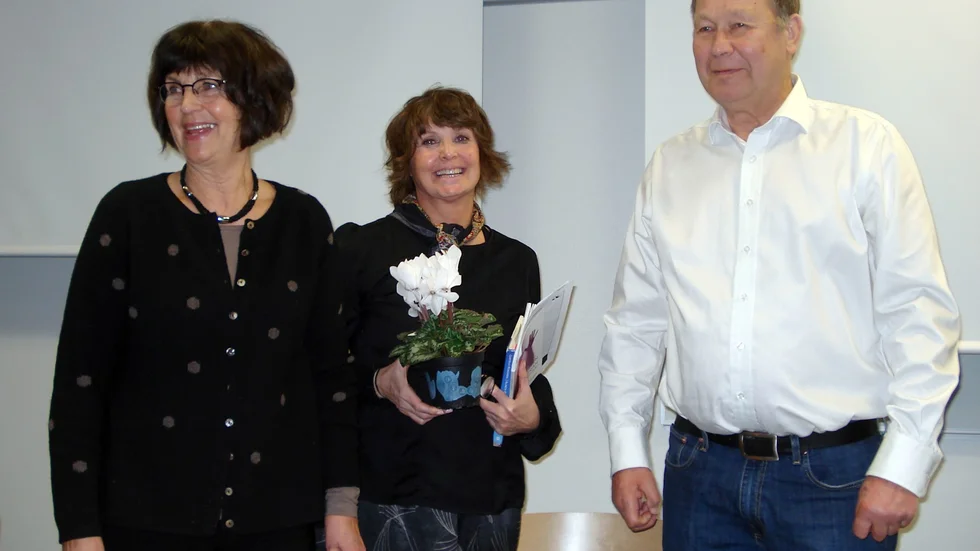 Avslutade. Kurt Gärtner, ordförande i Diabetesföreningen tackade Britta Karlsson Jonsson och Ann-Christine Stål.