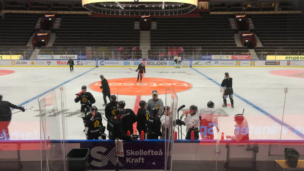 Skellefteå AIK på is under torsdagen den 13 september. 