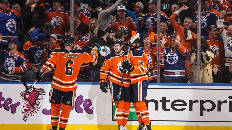 Edmonton Oilers kommer till Sverige i höst. Bland annat kan du se Adam Larsson, Oscar Klefbom och Jujhar Khaira.