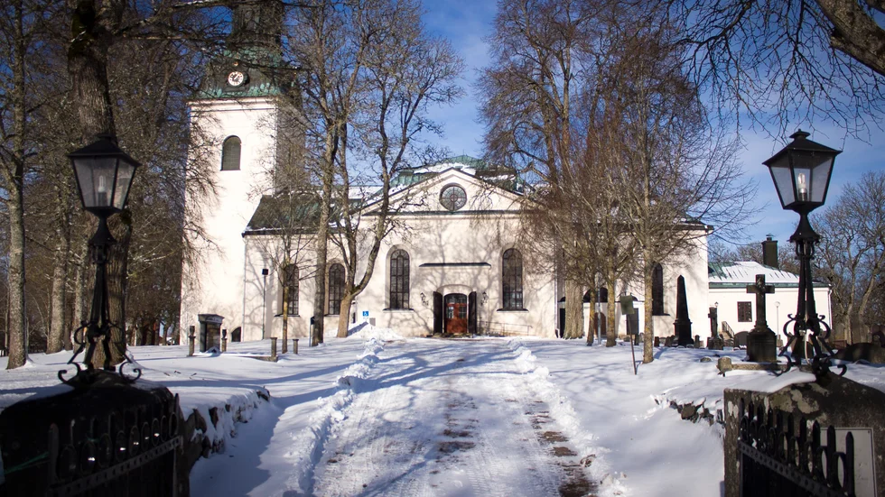 Västra Vingåkers kyrka tar emot välkända artister och körer när Vingåkers kommun tillsammans med näringslivet  för tredje året arrangerar julkonserten Strålande jul.