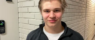 17-årige talangen kallades in – från Västerås: ”Det var lite skillnad mot vad man är van vid”
