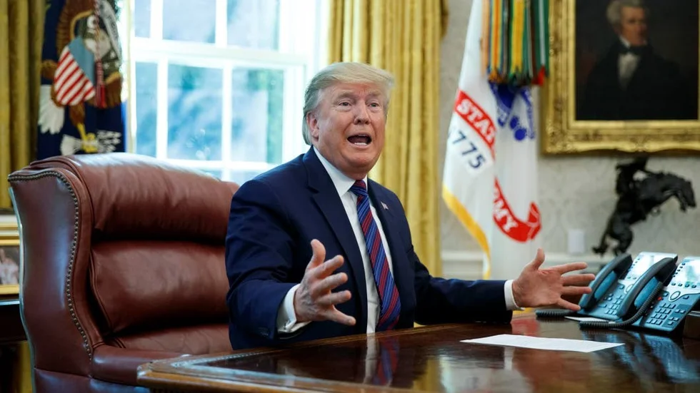 


USAs president Donald Trump har enligt dagens skribent problem både vid Mexikos och Kinas gränser. 



