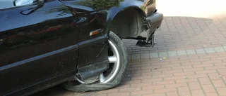 Körde rakt in i fontänen