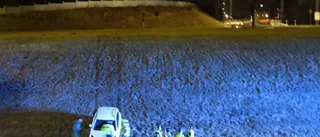Bil körde av vägen vid Kneippenrondellen