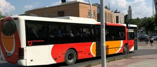 Därför rullar östgötabussen i Albanien