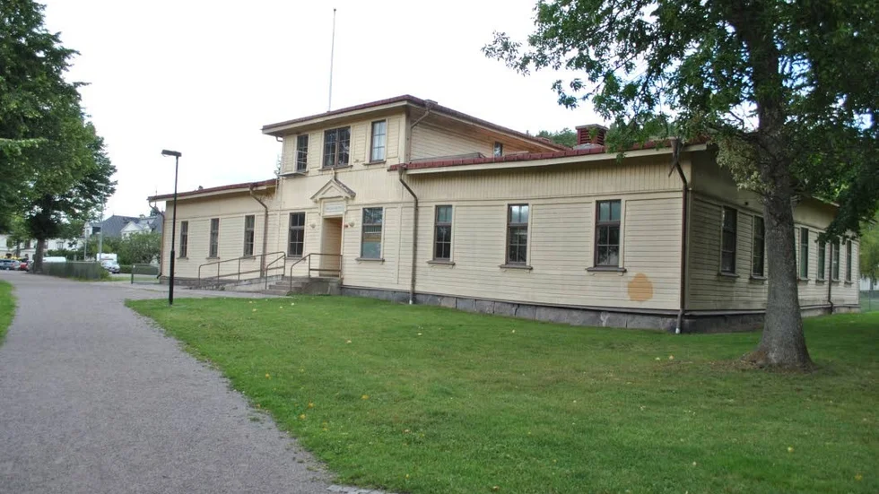 Byggt 1893. Oklart vad som ska hända med Brunnslasarettet.