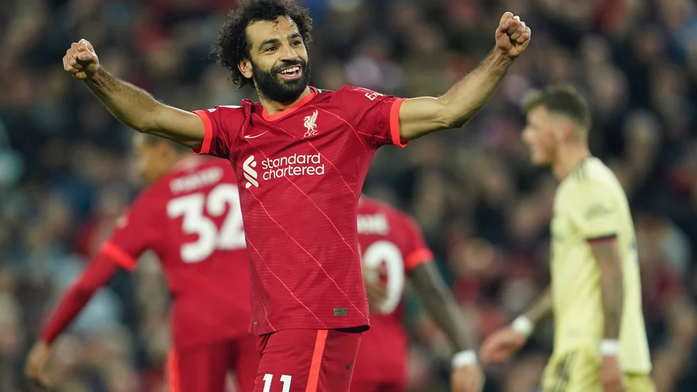 Mohamed Salah jublar efter sitt mål i Liverpools storseger, 4–0. över Arsenal.