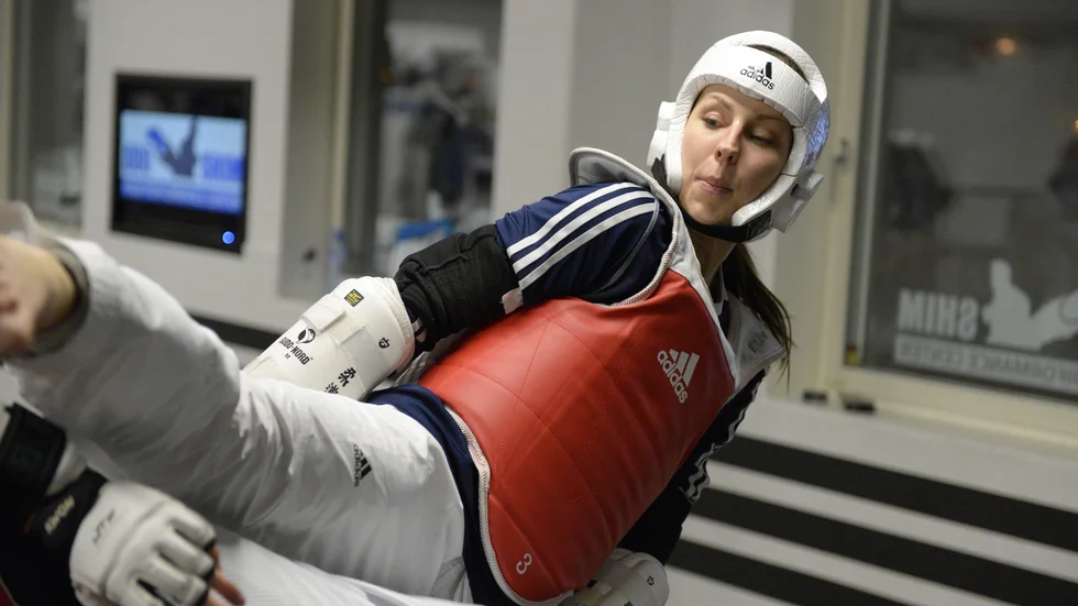 Elin Johansson föll första matchen i EM i ryska Kazan.