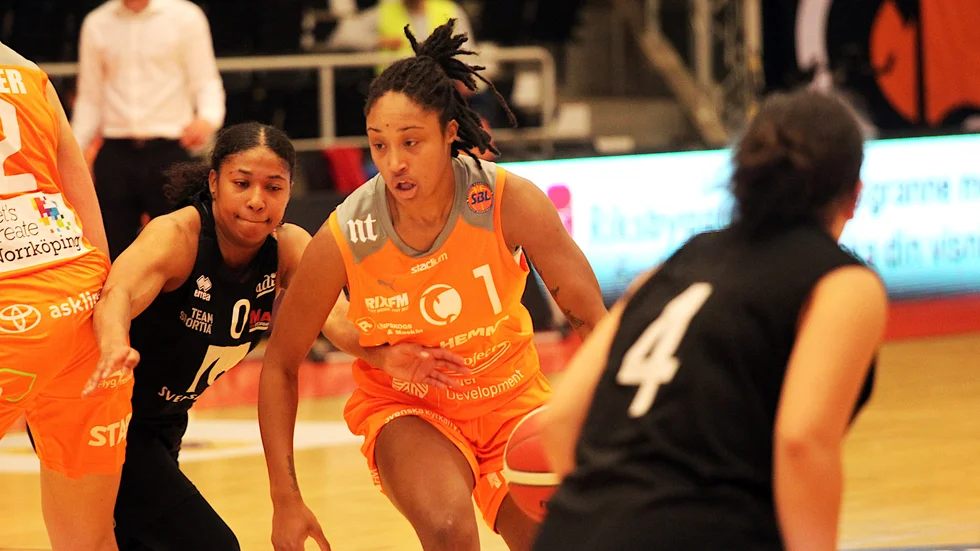 Jaelyn Brown är en av Dolphins viktigaste spelare.