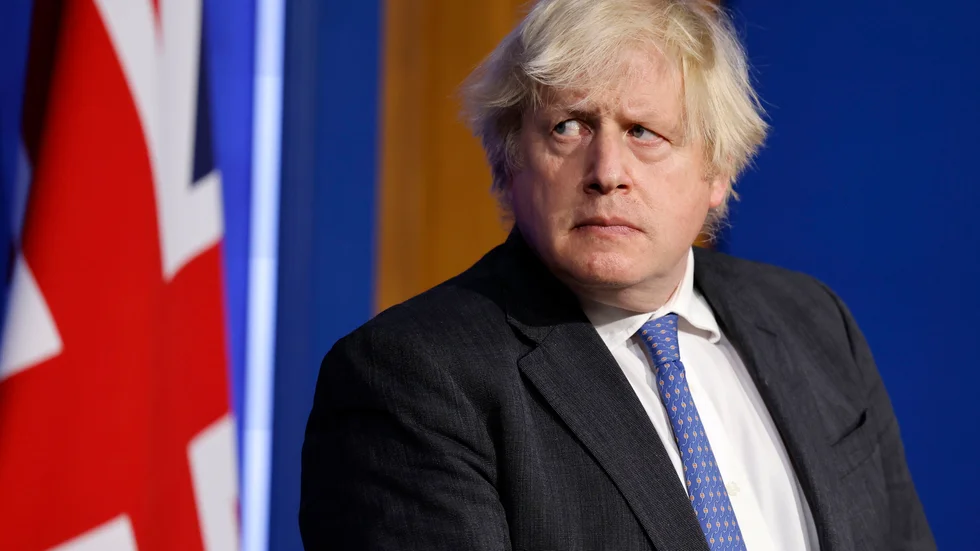 Boris Johnson tar på sig fredagens chockerande valförlust.