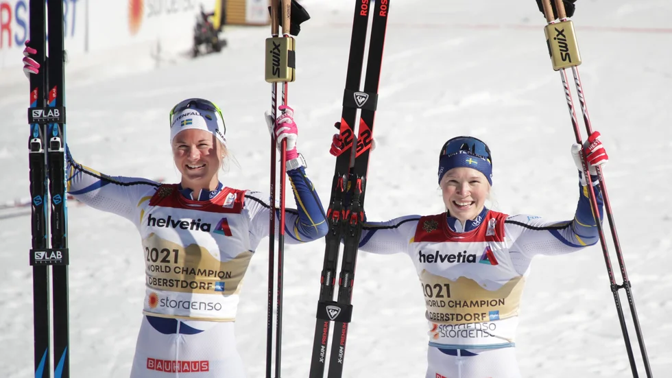 Världscupsuveränen Maja Dahlqvist och världsmästaren Jonna Sundling bildar en formidabel duo i skidsprinten, ett av Sveriges allra största medaljhopp i OS. Arkivbild.