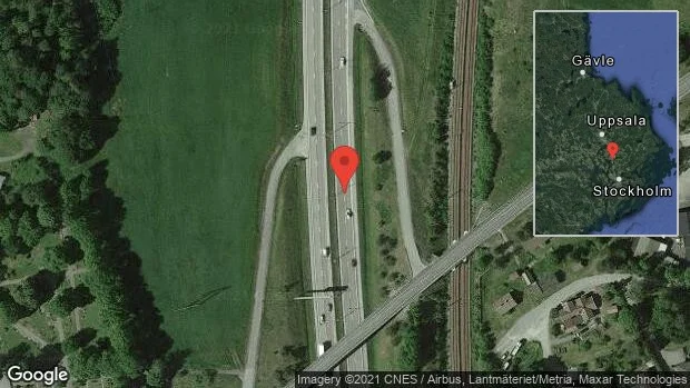 Personbil stillastående på E4