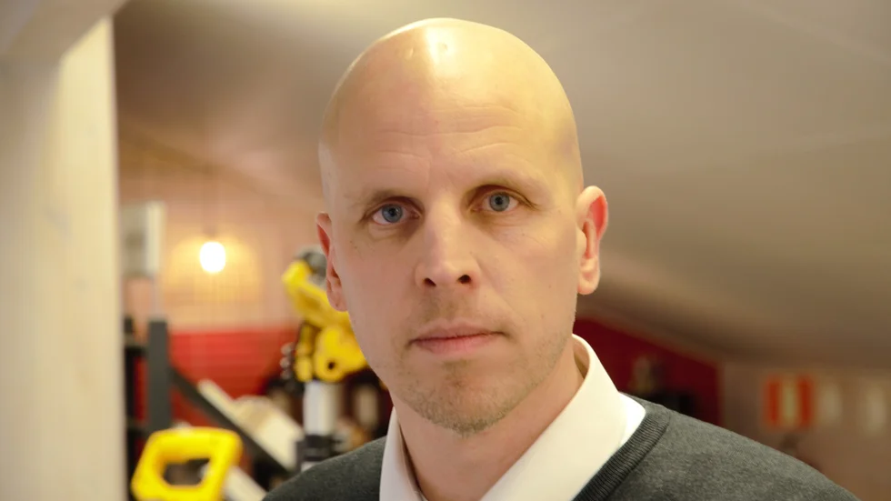 Vi hinner knappt få hem maskiner så stjäls de, säger en sammanbiten Markus Sundsgård, filialchef på Beijer i Gnesta. 
