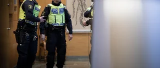 Beskedet: Två av tre åtalade för mordförsök kvar i häktet 