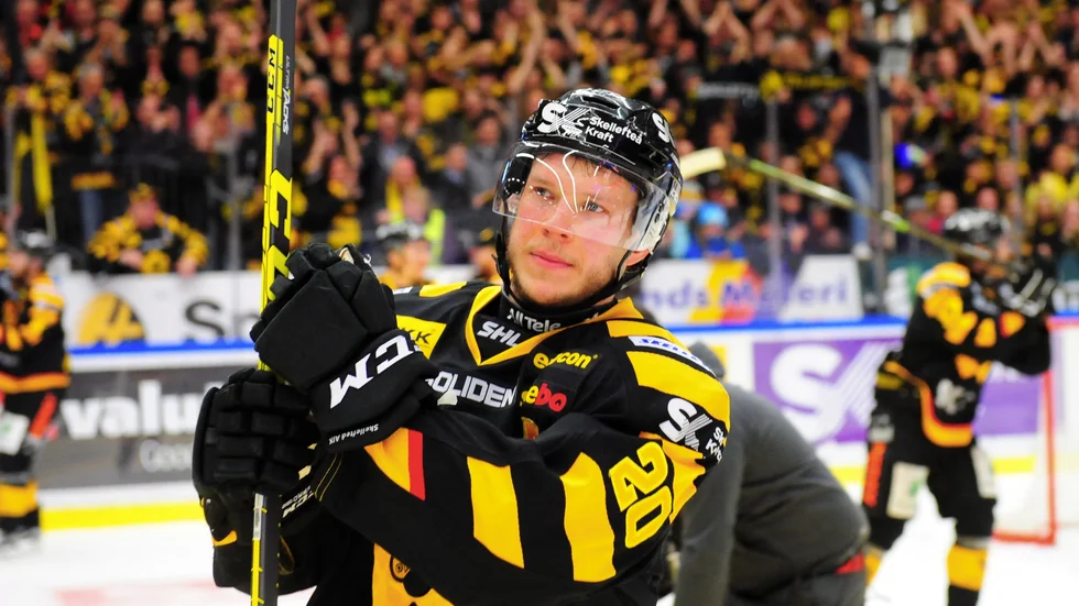 Erik Forssell har nio A-lagssäsonger i AIK och är öppen för en fortsättning i klubben. Till sommaren flyttar han och familjen hem till Skellefteå. 
