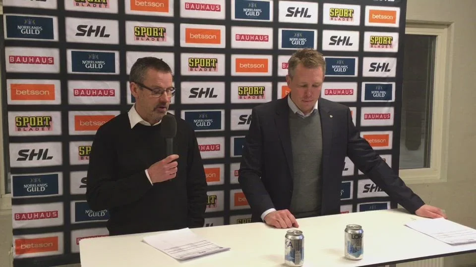 Tommy Samuelsson, Skellefteå AIK, och Johan Åkerman, Linköping, under lördagens presskonferens efter mötet AIK-LHC.