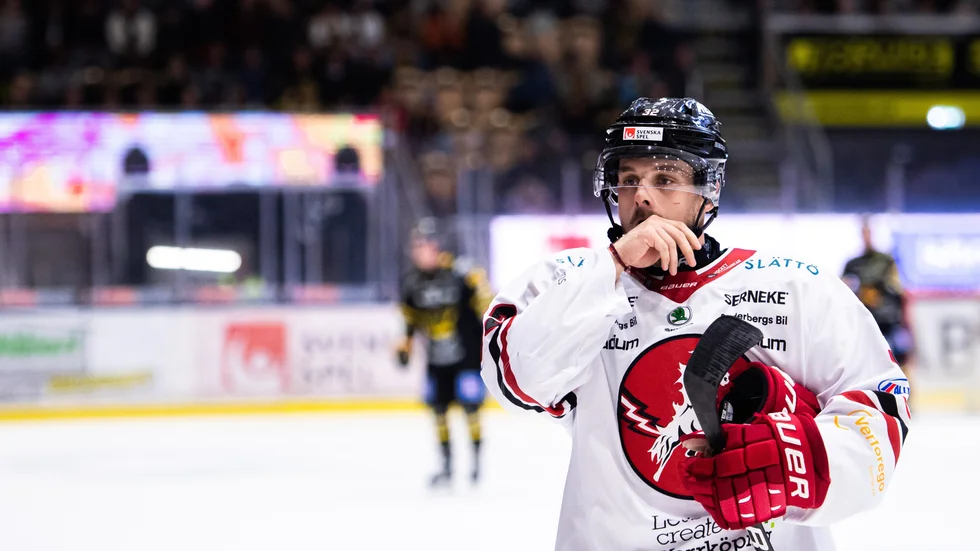 "Det gäller att hålla självförtroende uppe, så att man inte åker ut och tvekar på isen", säger Alftberg.
