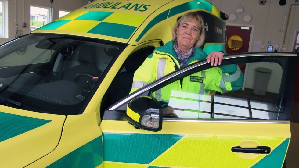 Det har blivit åtskilliga utryckningar för Britt-Marie Hamnevik Söderberg under de 43 åren på ambulansstationen i Finspång. Men snart börjar ett annat liv.