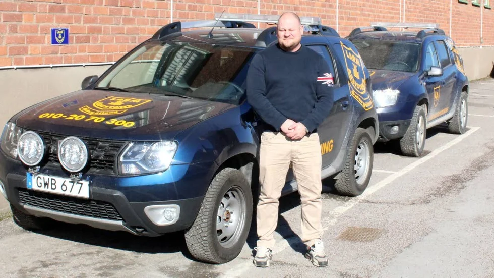 Samarbete. Johan Lager, vd Larmassistans anser inte att ordningsvakter ska ta över polisens jobb, men att använda ordningsvakter tillfälligt kan öka säkerheten i samhället.
