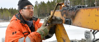 15 000 ton ska upp från vägarna – gruset ska bort efter mildvintern