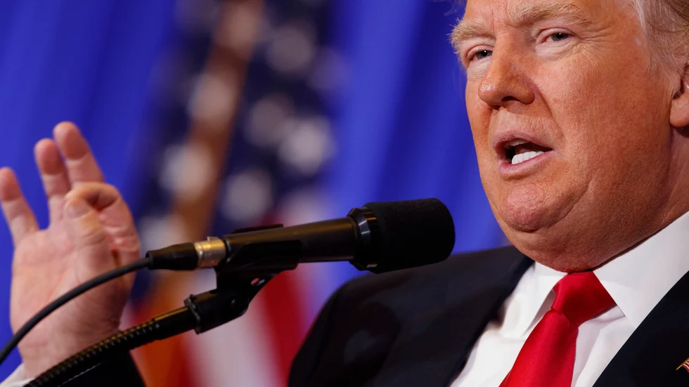Har politiker och makthavare rest till USA för att lära sig Donald Trumps hörskarteknik, fråga sig skribenten. Foto: Evan Vucci.
