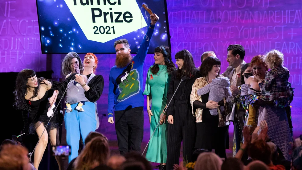 Array Collective tar emot sitt Turnerpris.
