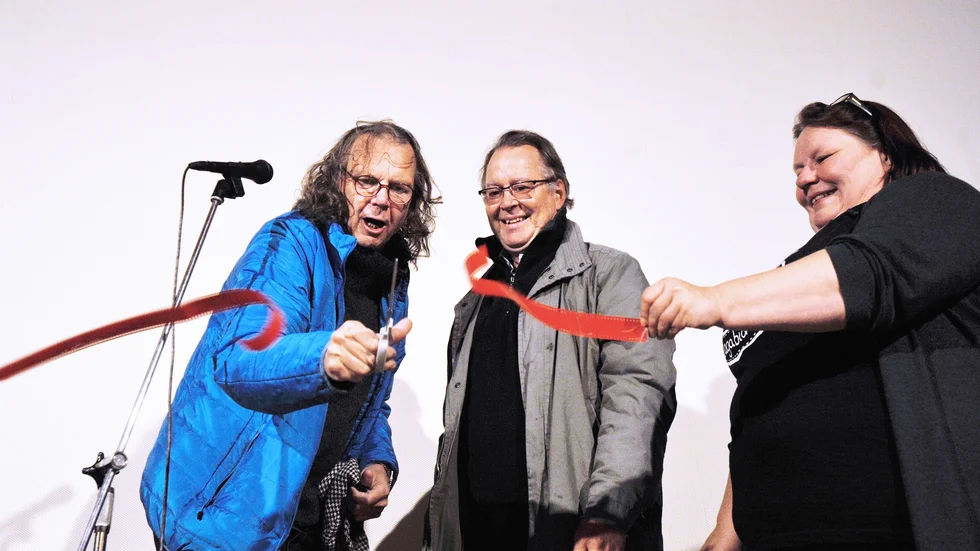 Klipp. Mikael Rahm och Göran Ragnerstam var årets invigningsgäster – ett uppdrag de båda tog sig ann med glädje. Här tillsammans med Märith Lundberg. Foto: Maria Wallin.