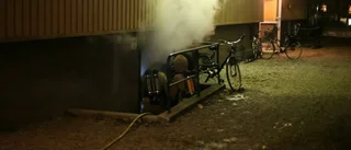 Brand i lägenhetshus - flera trapphus rökfyllda