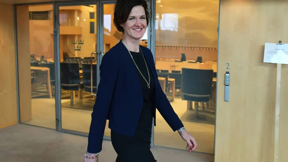 Ett vågat steg? Moderatledaren Anna Kinberg Batra oroar sitt eget parti och väljare och en mängd andra partier och partiledare.